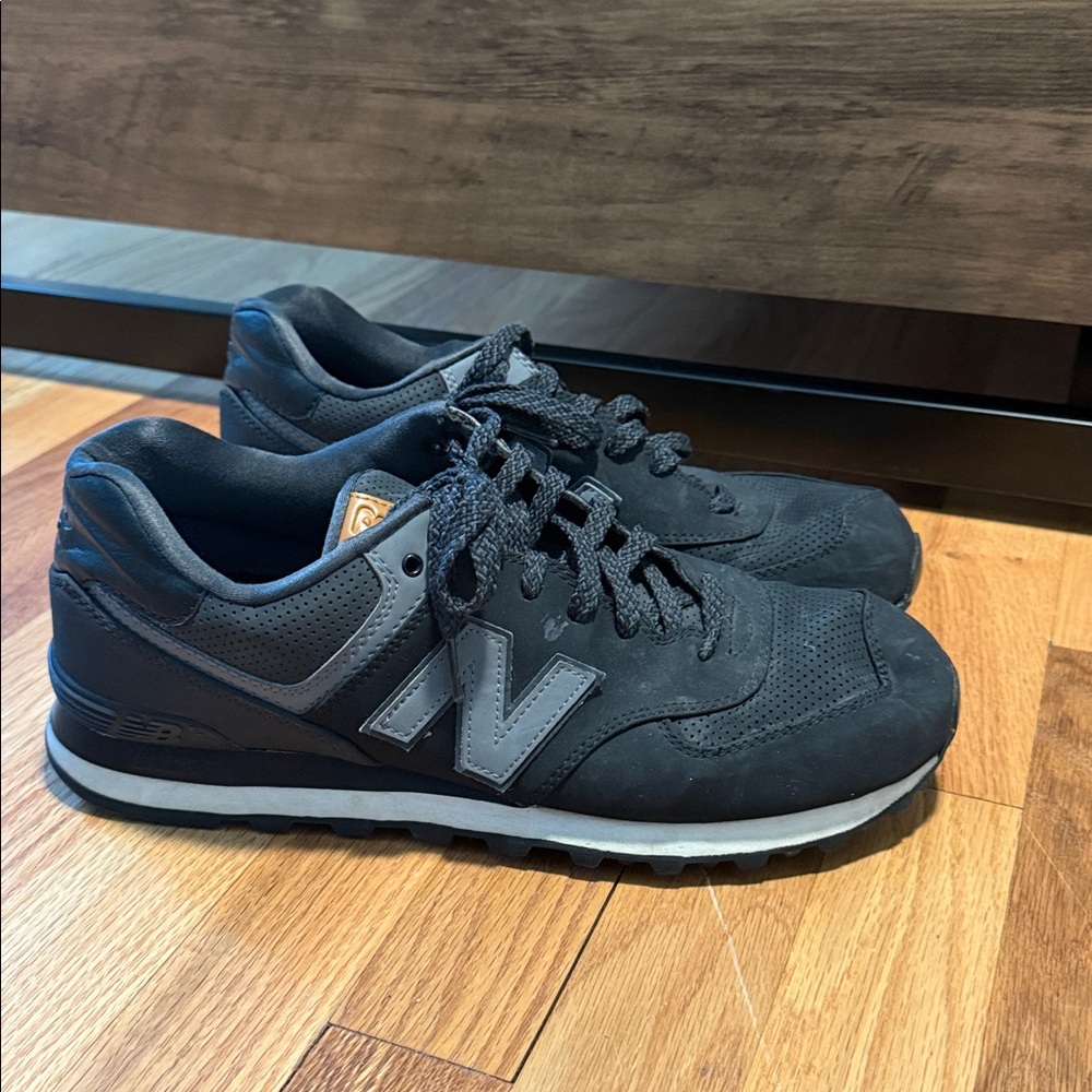 New Balance Black Men's Sneakers